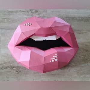 3D paper lips pink